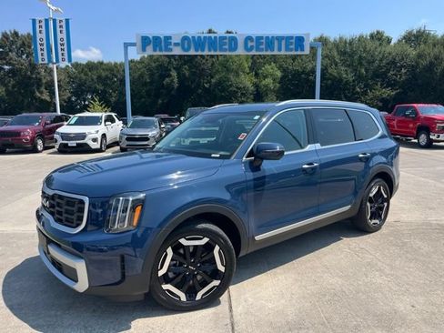 Used 2025 Kia Telluride S FWD image 2