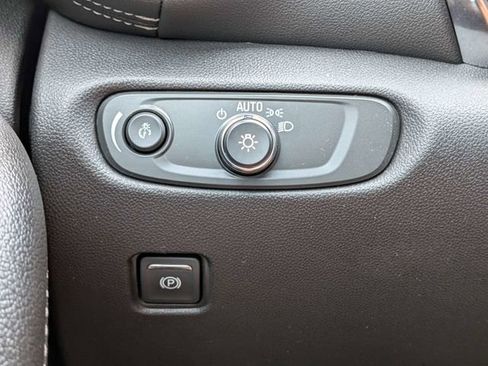 Used 2025 Chevrolet Blazer LT FWD image 27