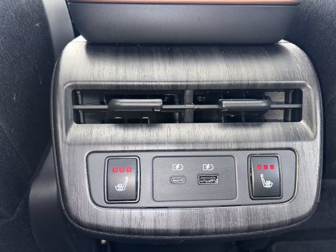 Certified 2024 Nissan Ariya FWD image 16