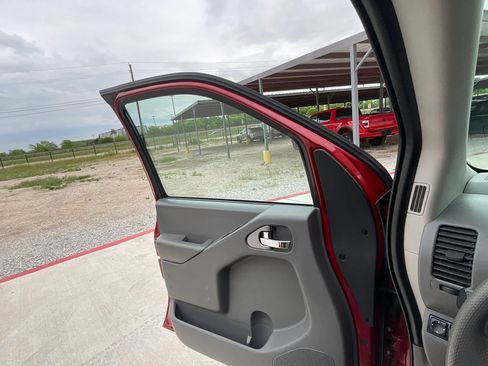 Used 2019 Nissan Frontier SV AWD/4WD image 45