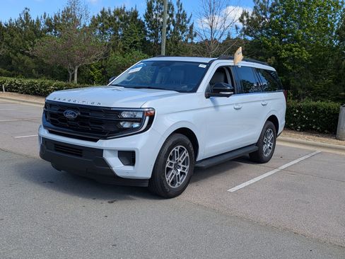 Certified 2025 Ford Expedition Active RWD image 8