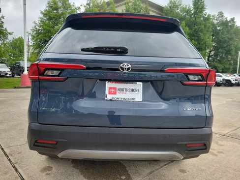 Certified 2024 Toyota Grand Highlander FWD image 5