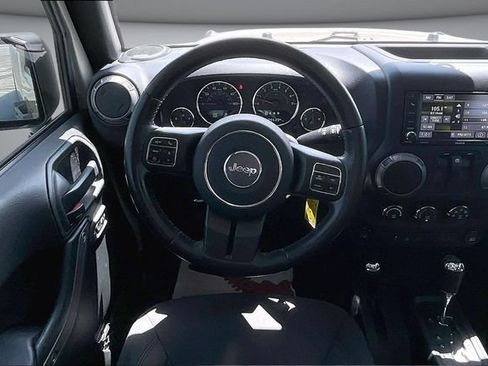 Used 2017 Jeep Wrangler Sport AWD/4WD image 8