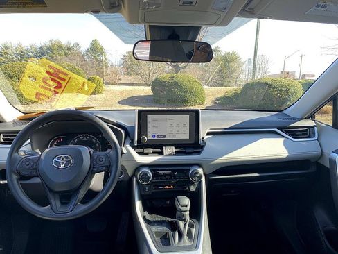 Certified 2025 Toyota RAV4 XLE image 19