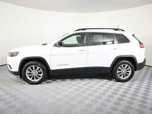 Used 2022 Jeep Cherokee Latitude Lux w/ Sun & Sound Group image 2