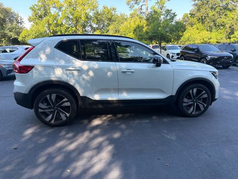 Used 2024 Volvo XC40 B5 Plus w/ Protection Package Premier AWD/4WD image 16