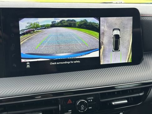 Certified 2025 Nissan Kicks SR FWD image 20