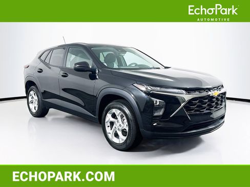 Used 2024 Chevrolet Trax LS w/ LS Convenience Package image 1
