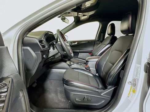 Used 2025 Ford Escape ST-Line FWD image 18