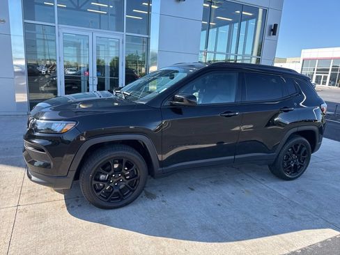 Used 2022 Jeep Compass Latitude w/ Convenience Group AWD/4WD image 34