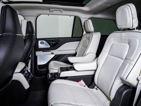 Used 2020 Lincoln Aviator Black Label Grand Touring image 16