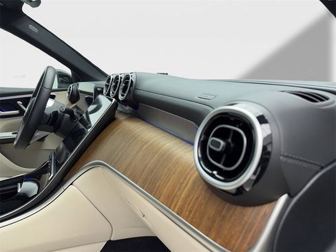 Used 2024 Mercedes-Benz GLC 300 image 49