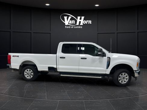 Used 2023 Ford F350 XLT AWD/4WD image 8
