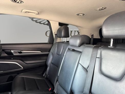 Used 2020 Kia Telluride LX FWD image 13