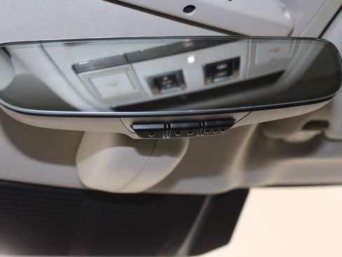 Used 2024 Land Rover Defender 110 S image 22