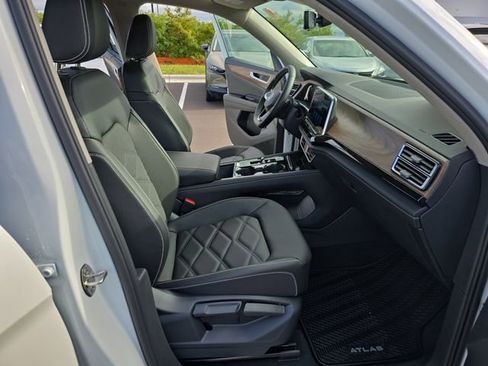 New 2026 Volkswagen Atlas SE FWD image 19