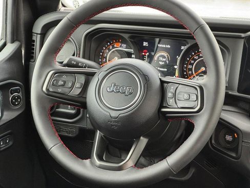 Used 2024 Jeep Wrangler Unlimited Rubicon w/ Convenience Group image 12