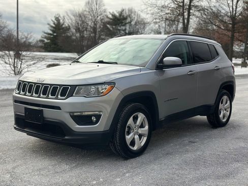 Used 2017 Jeep Compass Latitude image 4