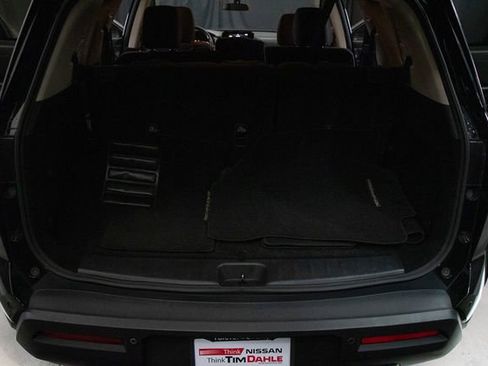 Used 2022 Nissan Pathfinder SV image 19