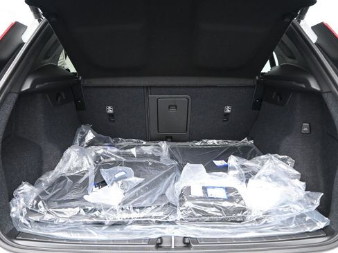 New 2026 Volvo XC40 B5 Ultra w/ Protection Package Premier image 25