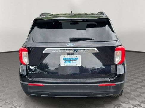 Certified 2023 Ford Explorer XLT RWD image 5