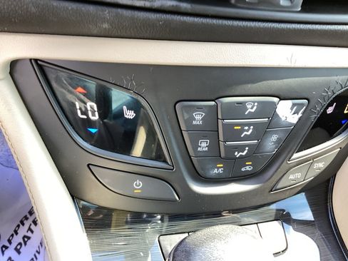 Used 2017 Buick Envision Essence FWD image 22