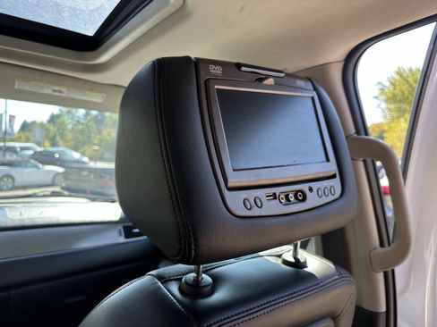 Used 2011 Chevrolet Tahoe LT w/ Luxury Package AWD/4WD image 31