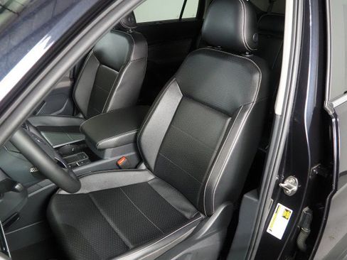 Used 2022 Volkswagen Atlas FWD SE V6 w/ Technology image 13