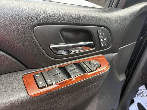 Used 2010 Chevrolet Suburban LTZ AWD/4WD image 20