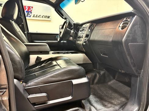 Used 2016 Ford Expedition XL RWD image 17