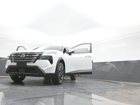 Used 2024 Nissan Rogue SV AWD/4WD image 51