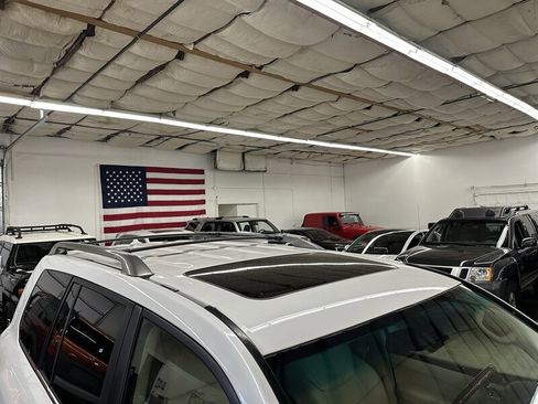 Used 2010 Lexus LX 570 4WD image 8