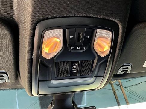 Used 2022 RAM 1500 Big Horn AWD/4WD image 18