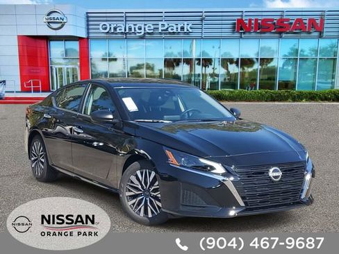 New 2025 Nissan Altima 2.5 SV image 1