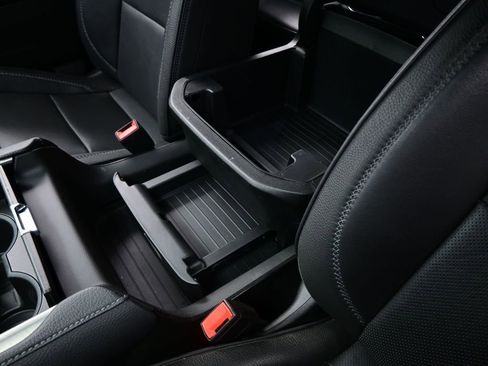 Used 2023 GMC Yukon Denali image 39