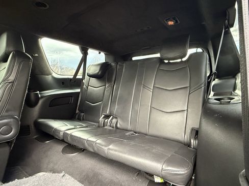 Used 2017 Cadillac Escalade ESV Platinum image 27