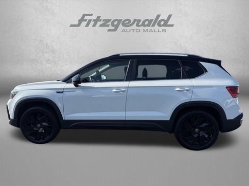 Used 2024 Volkswagen Taos SE AWD/4WD image 11