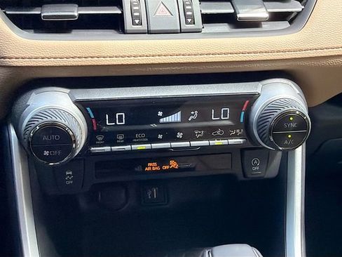 Used 2025 Toyota RAV4 XLE Premium FWD image 33