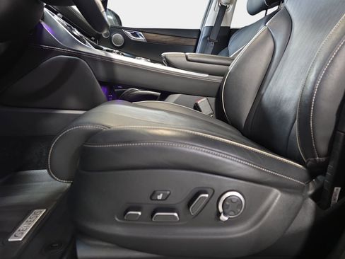 Used 2024 Genesis GV80 2.5T w/ Prestige Package image 28