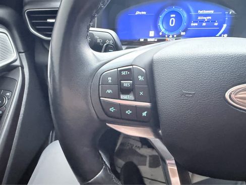 Used 2020 Ford Explorer Platinum w/ Premium Technology Package image 25