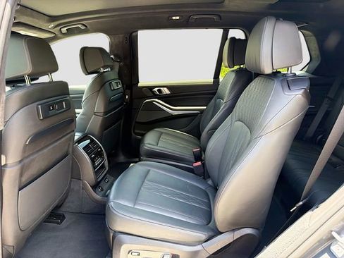 Used 2022 BMW X7 M50i w/ Dynamic Handling Package AWD/4WD image 23