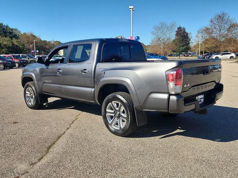 Used 2018 Toyota Tacoma Limited image 7
