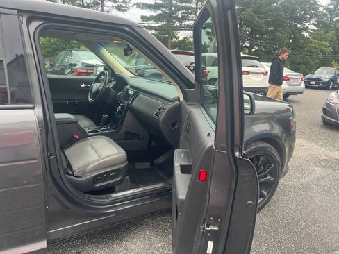 Used 2018 Ford Flex Limited w/ Equipment Group 303A AWD/4WD image 11