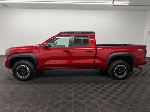 Used 2024 Toyota Tacoma TRD Off-Road w/ TRD Off Road Upgrade Package AWD/4WD image 2