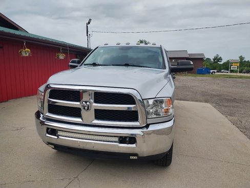 Used 2018 RAM 2500 Tradesman w/ Chrome Appearance Group image 2