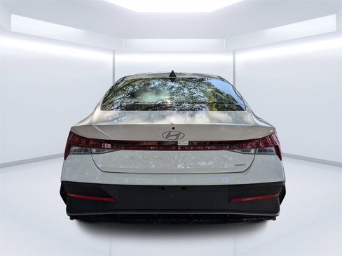 New 2025 Hyundai Elantra Blue image 4