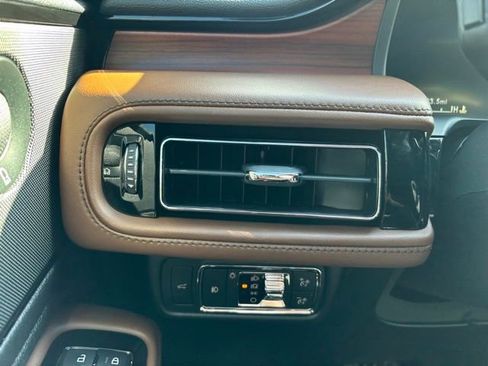 Used 2022 Lincoln Aviator Reserve w/ Equipment Group 201A AWD/4WD image 34
