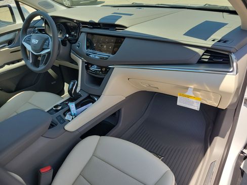 New 2026 Cadillac XT5 Premium Luxury w/ LPO, Floor Liner Package image 11