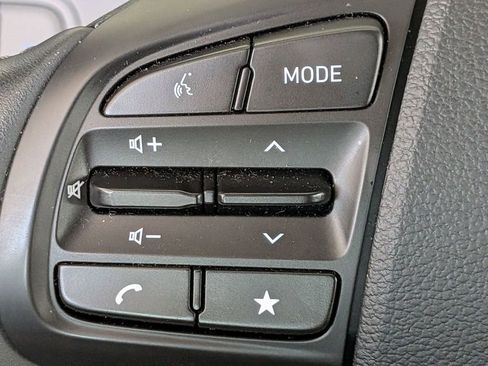 Used 2025 Hyundai Venue SEL FWD image 26