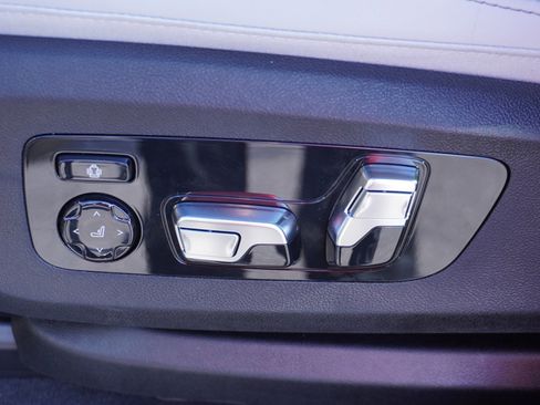 New 2025 BMW X7 xDrive40i w/ M Sport Package image 23